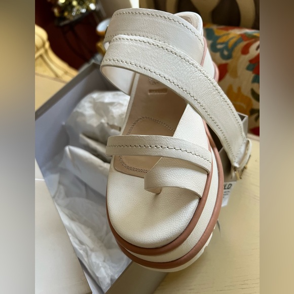 𝙴𝙻𝚅𝙸𝙾 𝚉𝙰𝙽𝙾𝙽 𝚆𝚘𝚖𝚎𝚗𝚜 𝚕𝚎𝚊𝚝𝚑𝚎𝚛 𝚠𝚎𝚍𝚐𝚎 𝚜𝚊𝚗𝚍𝚊𝚕 - Picture 2 of 7